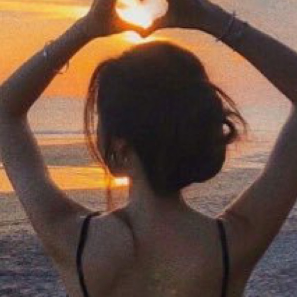 XRP faces an 18% decline risk as a bear flag pattern forms
The XRP price has recorded a roughly 3% rebound from the $1.31 bottom set on March 27, regaining the $1.35 level. However, this movement is likely forming a (bear flag) pattern, rather than signaling a sustainable recovery, especially given the overall market still lacks supporting momentum.
Since reaching a high of $1.60 on March 17, XRP has corrected approximately 18%. Although the short-term rebound provides a positive technical signal, data from technical charts, derivatives markets, and on-chain metrics all agree on a more cautious scenario.
$XRP 
#WinGoldBarsWithGrowthPoints 