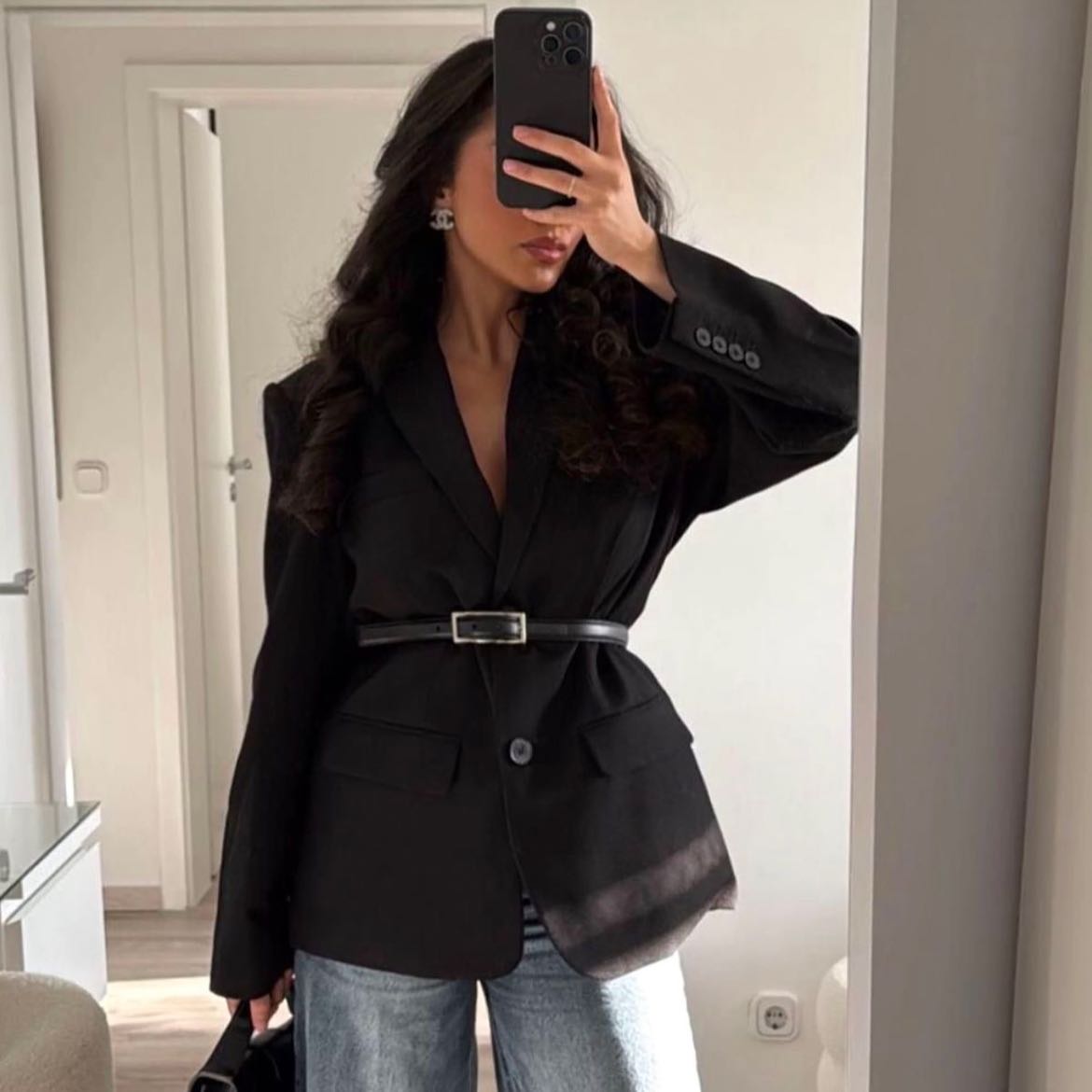 #CryptoMarketPrediction
Bitcoin Outlook: Market Structure Over Panic
As of late December 2025, Bitcoin has shown notable resilience despite bearish sentiment. BTC stabilizing near $90,000 and ETH reclaiming $3,000 suggest selling pressure has largely been absorbed. The extreme fear seen in recent months is easing, pointing toward consolidation rather than further panic-driven downside.
From a macro perspective, increased global liquidity and monetary easing are improving risk appetite. Capital rotation into gold and silver highlights a broader search for hedges, reinforcing Bitcoin’s role as a diversified asset rather than a purely speculative trade.
Institutional participation continues to strengthen, particularly through spot Bitcoin ETFs, increasing BTC’s integration with traditional markets and supporting its long-term investment thesis.
In the short term, Bitcoin is likely to remain range-bound with periodic volatility, offering disciplined accumulation opportunities rather than impulsive trades. Medium term, sustained institutional inflows and stable macro conditions could support a move toward the $100,000 level. Long term, adoption, infrastructure growth, and market integration keep Bitcoin structurally strong.
Outlook:
	•	Short-term: Sideways consolidation with controlled volatility
	•	Medium-term: Gradual upside if liquidity and confidence improve
	•	Long-term: Strong positioning for multi-year investors
Patience, risk management, and informed positioning remain key as markets transition into early 2026.
$BTC $ETH