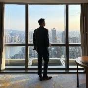 After New Year's Day, Bitcoin and Ethereum are set to surge! Friends holding long positions, you're now secure!
Breaking news just out: top institutions like sovereign wealth funds and Blackstone are piling into Bitcoin and Ethereum. The inflow of funds into crypto ETFs alone has exceeded $50 billion, with large capital continuously accumulating. These institutions are focused on long-term investments and won't engage in short-term speculation, effectively creating a "protective shield" for mainstream cryptocurrencies.
This is a clear signal—these institutions are pouring real money into the market because they believe in the future of mainstream cryptocurrencies. More funds are likely to follow, and after the holiday, the crypto market is expected to open strongly. The upward momentum of Bitcoin and Ethereum will only intensify!
Those holding mainstream coins, don't move recklessly—just stay steady. This wave of institutional support is a major positive that will surely push prices higher! $BTC #比特币与黄金战争 