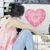 The crypto world isn't about guessing big or small; it's a place where rules are what you rely on to make a living!
I once mentored a newcomer who invested 800U, and in two months, turned it into 18,000U. Now the account is close to 30,000U, and he never once got liquidated. Do you think it was luck? Wrong! It’s based on these three “life-saving and profit-making” solid principles, which are also my core strategies that allowed me to go from 5,000U to now trading without constantly watching the charts:
First: Divide your funds into three parts; reckless gambling will get you nowhere!
▪ 300U for day trading: Focus daily on BTC/ETH, look for small fluctuations, take 3-5% profit and withdraw, never greedily hold on;
▪ 300U for swing trading: Wait for major market moves (like ETF news, Federal Reserve rate hikes), hold for 3-5 days once you enter, prioritize stability over speed;
▪ 200U as a safety net: No matter how hard the drop or how crazy the rise, never touch this money! It’s your confidence to bounce back from a crash.
Too many people go all-in with just a few hundred dollars, get carried away when prices rise, panic when they fall. Remember: staying alive is more important than anything else; saving money is the key to recovery.
Second: Focus on big gains, don’t pick up small change
90% of the time in crypto is spent frustrating yourself. Frequent buying and selling just gives transaction fees to the exchange!
When there’s no trend, lie flat; binge-watching shows is better than reckless trading. Wait for the trend (like BTC stabilizing at key support levels, ETH breaking previous highs), then enter. Take profits at 15% gains—withdraw half to lock in profits—only then is it truly a win, because account numbers are just virtual!
People who really make money understand: “Pretend to be dead normally, then bite and run when the trend comes.”
Third: Follow the rules, don’t let emotions control you
▪ Set a stop-loss at 1.5%, cut immediately when hit—no luck-based holding;
▪ When profits exceed 3%, cut half the position, let the rest run with the trend;
▪ Never add to a losing position—adding only makes it worse, and worse makes you panic!
You don’t have to be right every time, but you must do the right thing every time. The essence of making money: let rules govern your trades, don’t let your emotions ruin your account.
Honestly, having a small capital isn’t the worst. What’s scary is always thinking “I’ll recover everything in one shot.” Turning 800U into 30,000U isn’t about luck; it’s about not being greedy, not panicking, and following the rules.
If you’re still losing sleep over a few tens of dollars’ movement, unsure how to split your funds, wait for the right market, or set your stop-loss, I can help you clarify everything—
How to allocate your funds, how to catch the right timing, how to set your stop-loss. I’ll teach you step by step, saving you two years of wandering blindly.