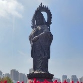 $ETH  Long and short positions are both viable now. If you shorted at 2117, you'd take a 5-point loss. For those without positions, you can go long near 2088 and take profits around 10 points, with a 10-point stop loss. Please note this is for reference only; trading risks are your own responsibility.