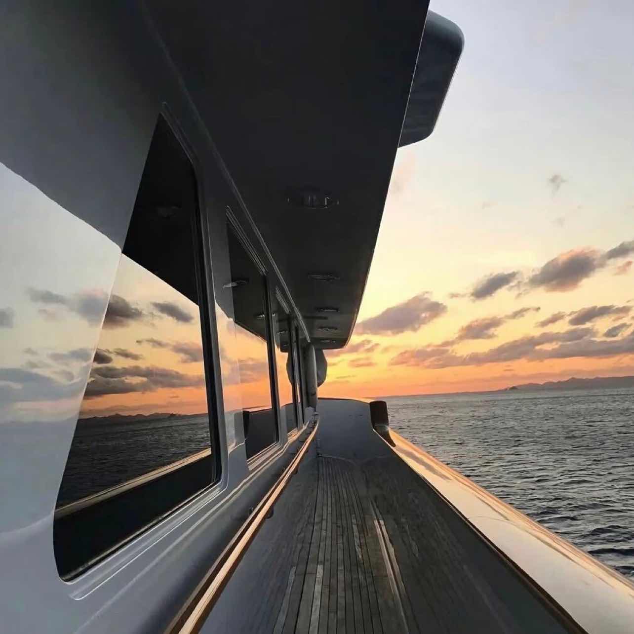 $ETH The bull market is really here!!!
The precursor to the bull market is that altcoins take turns surging wildly, indicating that a large amount of capital has been injected into the market. The most eye-catching is RAVE, which has directly jumped to become a ten-thousand-times coin. Fuxing, bringing his fans along with him in this coin, has also earned/“gotten” several tens of thousands of USD. At the moment, the bull market is still in the process of starting up, and it has not fully entered a bull market state yet. Fuxing is also preparing recently to bring his fans to lie in ambush for some altcoins, with an expected return of 500%-1000%.#GatePreIPOs首发SpaceX 