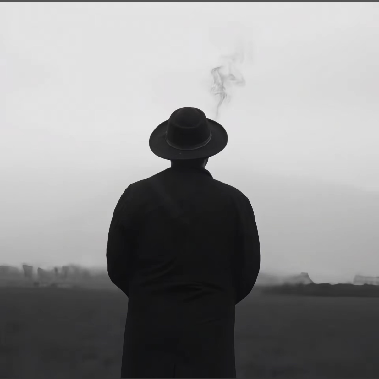 Newcomers in the crypto world, don't rush to enter the market. To avoid common pitfalls, remember these points:
Don't keep staring at the charts and let emotions drive your decisions. The more panicked you are, the easier it is to get "cut" (lose money).
If you lack experience, avoid heavy positions. Use only spare funds to test the waters, follow the rules, and avoid impulsive actions.
Don't focus solely on price fluctuations. Improving your knowledge, information, and judgment is the key to long-term stability.
First, ensure you can stay afloat steadily. Don't think about getting rich overnight. Staying in the market gives you the chance to seize opportunities.
If you're feeling lost and suffering losses, and can't find a direction, follow me, and I'll help you get out of the dilemma.
$BTC #微策略再砸12.8亿美元增持BTC 