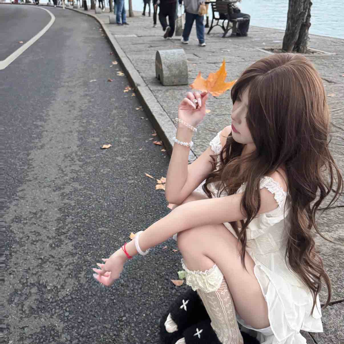 A phenomenon-level MM must have most people on the bus, with multiple people profiting and sharing their wins to generate big emotions and FOMO.
Single-player trading is useless.
If there's no one on the bus, I can also pull 100m.
It's just a matter of 10,000 SOL; what really creates emotion is the meme that makes people money.
No big deal, right?