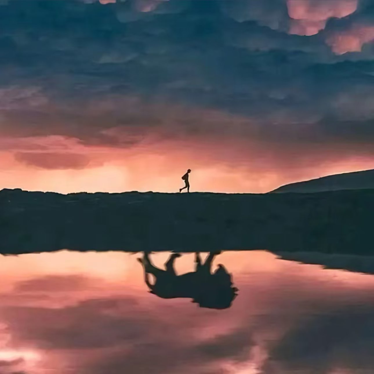 The key resistance breakout is imminent, and the short-term upside potential for XRP is fully unlocked. The current price is approaching the key resistance level. Once it is effectively broken through, a new upward trend will be triggered.
During the price correction, it did not break below the core support, with limited correction scope and shrinking trading volume, indicating the exhaustion of selling pressure and that the bulls are in control of the market.
Operational suggestion: Buy near 180-172, aiming for 2.00-2.08.