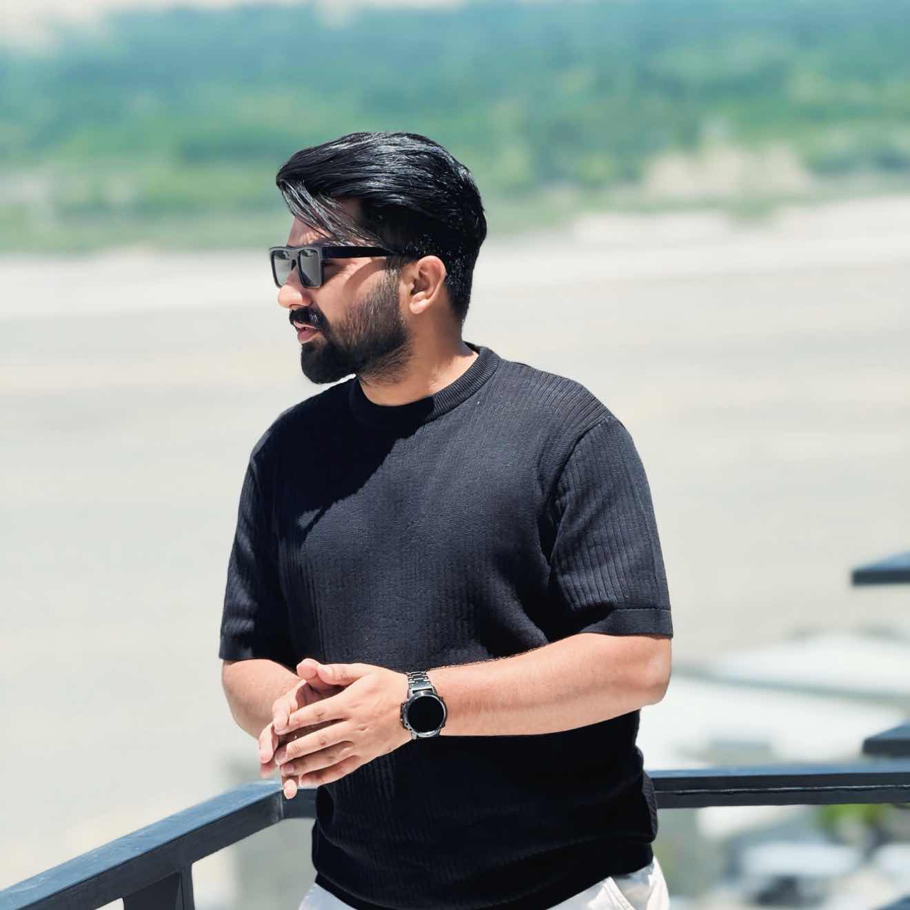 Bitcoin is now much closer to its bottom than a top.
Historically, when Bitcoin "supply in profit/loss" has converged, a cycle bottom has happened.
During the dump to $60K, this was very close to happening but didn't happen.
If you compare this with last cycle, something similar happened when BTC dropped below $20K in June 2022.
The actual bottom happened 20% lower, which could happen this time too.
For now, Bitcoin and alts are having a relief rally, but this isn't the start of a new bull run.
BTC could have one more flush below $50K (August 2024 bottom), especially due to major US stocks showing weakness.
And when that'll happen, most people will wait for even lower, just like they waited for higher to sell in 2025.