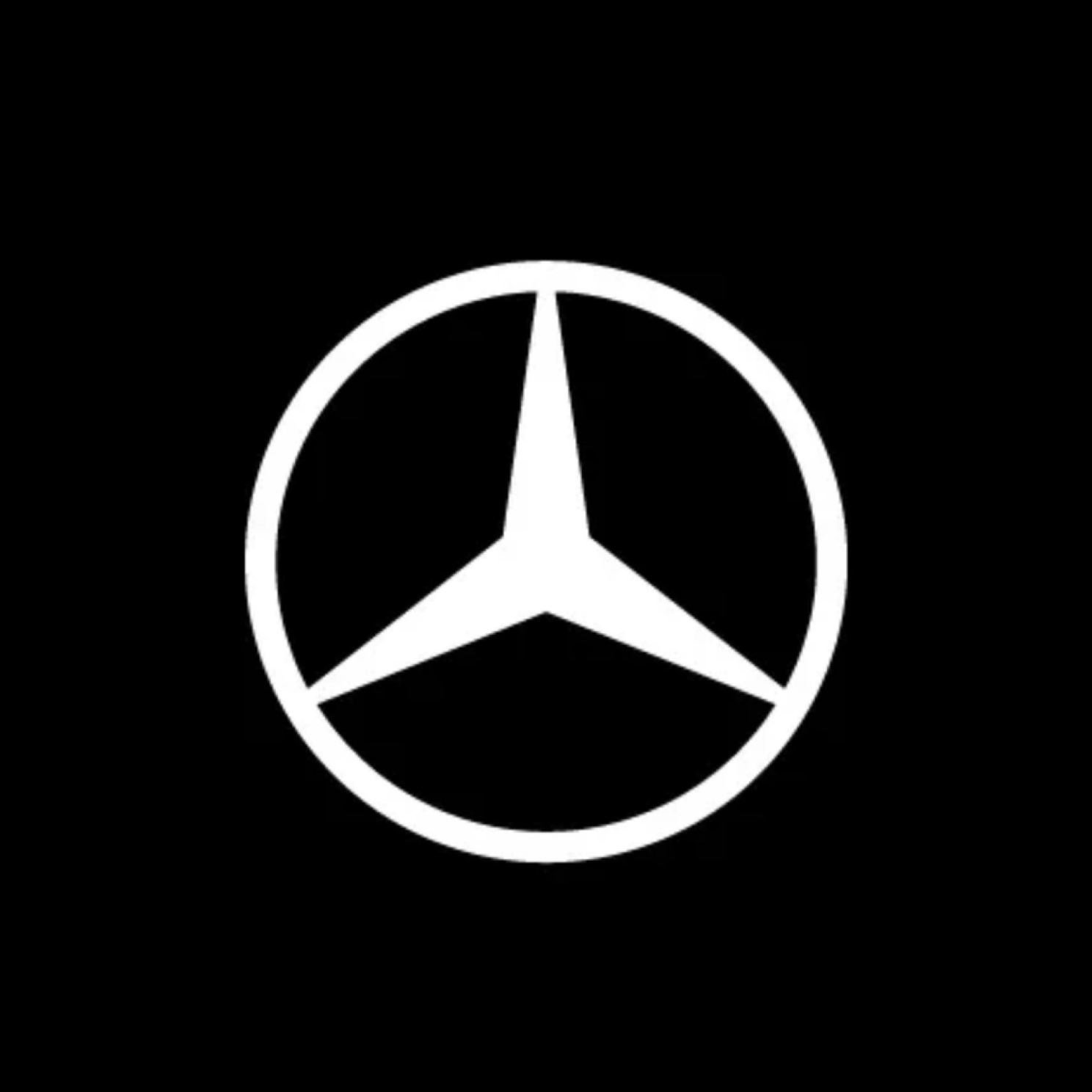 One-sentence strategy: Both long and short positions are suitable over the weekend, with declines favoring shorts; valid until Sunday afternoon. If the price breaks the range on Sunday night, focus on bullish outlook.
BTC reference levels
· Aggressive long position range: 93700 - 94300. Key support levels are 91450 / 87450 (if a spike occurs to these levels early Monday, consider it an opportunity).
· Aggressive short position range: 96000 - 96600. Strong resistance above at 100300.
· Strategy validity: Focus on short positions until Sunday afternoon.
ETH reference levels
· Aggressive long position: Watch 3235, support at 3170.
· Resistance and short opportunity: Keep an eye above 3325; if a spike occurs above 3360, consider a hard stop-loss attempt, but it may not present an opportunity.
· Strategy validity: Until Sunday noon.
SOL (Three-Cake) Observation
Strongest performance, with solid support at 142.5. If it drops below 142.5 over the weekend, look for opportunities around 138.5.
Overall trading advice
· Weekend market liquidity is low, volatility narrows, reducing profit expectations.
· Spikes up or down are opportunities; focus on key rhythm points.
· Volatility will increase from Sunday night to Monday, offering more opportunities—stay attentive.
---
#周末行情分析 $BTC $GT $ETH
(The above analysis is for reference only and does not constitute investment advice. The market carries risks; trade cautiously.)