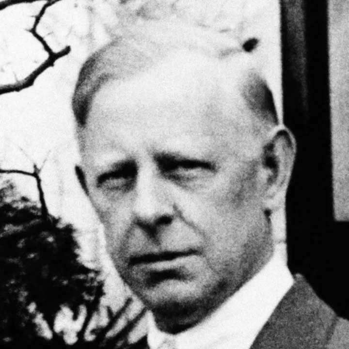 $ETH  Ethereum's Potential Bullish Opportunity  
Both Bitcoin and Ethereum have recently exhibited similar sideways movements, with Ethereum being slightly weaker. When Bitcoin rebounds, Ethereum is likely to follow. I expect a small double bottom pattern to form, with a long entry as close as possible to 1930, and a stop loss at 1920.  
Similarly, betting on an upward breakout to new highs, but there is also a possibility of resistance and pullback around 2100-2200, returning to a sideways range. Take profits freely as you see fit.