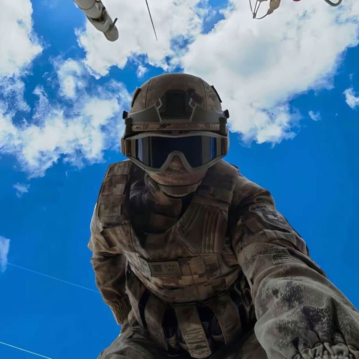 After enduring the darkest days, I realized: only by surviving do I have a chance to turn things around.  
$BTC   
After the 1011 incident, I lost my mind and completely disappeared for a while to regain my composure. Long-time followers know I only trade spot and don't talk nonsense. Now I am returning, steady and sure. If you want to avoid pitfalls in the crypto world and achieve results, keep up with the rhythm. @GrayTrace Compound Community will guide you to make steady money with a winning strategy. The path of compound interest is steady and sure! 