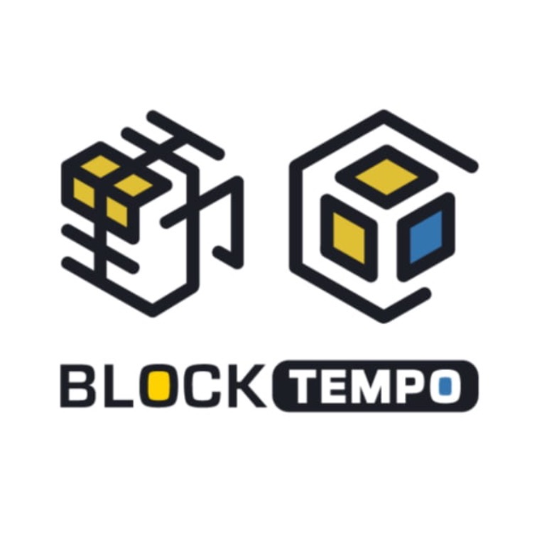 In the bearish crypto market, trader 0x5d2 attracted market attention by persistently shorting Bitcoin. Since opening his short position at the end of October, he has realized and unrealized profits of $12.5 million, while also accumulating funding rate income of up to $9.6 million. His strategy demonstrates a keen sense of market sentiment.