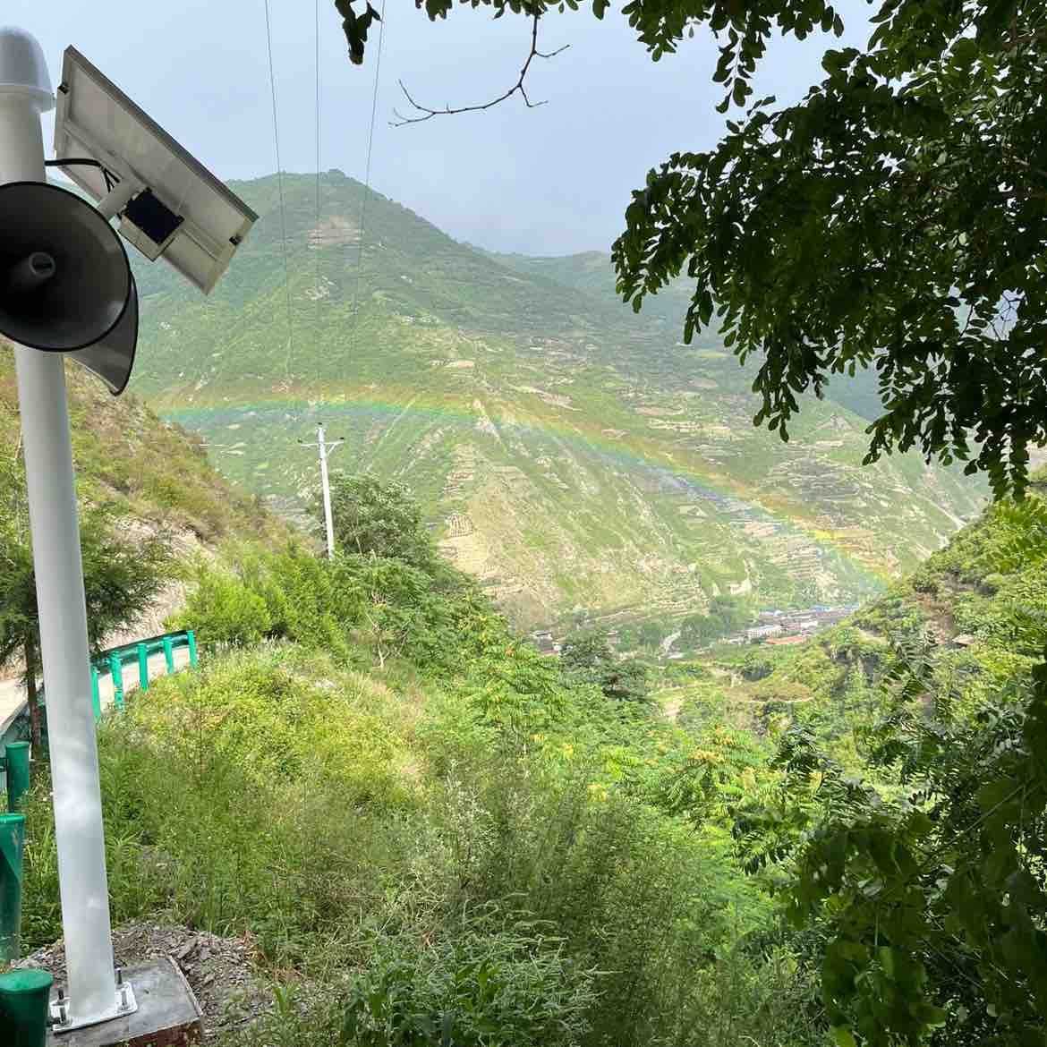 To be honest, when I saw the big bullish candle for DOT, my first reaction was: This thing finally moved.
I wonder if you guys have the same feeling. The Polkadot project is well known; it used to be a star blockchain alongside Ethereum and Solana. But in the past two years, it’s like it disappeared. Its price has been hovering at the bottom, bouncing between $1.2 and $1.5, and many people have already removed it from their watchlists.
But today is different. It shot up to a high of $1.75 within 24 hours, a gain of over 30%.
Why the sudden surge? I looked at the market news, and there are mainly two reasons.
The first is supply reduction. On March 14, Polkadot will undergo an important issuance cut, with the annual inflation rate expected to decrease by about 50%. Simply put, less new coins will be produced, and if demand stays the same or increases, the price will naturally find support. This narrative has always been popular in the crypto space—reduction, deflation, increased scarcity—these are classic catalysts for price increases.
The second is ETF expectations. In the recent spot ETF application submitted by 21Shares, it explicitly mentioned that staking DOT can generate yields. This detail is quite interesting. If it materializes, it would add a yield-generating layer to the ETF, making it much more attractive to traditional investors.
Looking at the chart, the 4-hour MACD is still in a bullish alignment, with DIF and DEA both above the zero line, indicating that medium-term upward momentum is still there. However, trading volume has shrunk compared to the high point, and the 7-day moving average is around 1.6. The short-term chasing profit at this level isn’t very cost-effective.
My thinking is that for such an established blockchain, after being stagnant for so long, a sudden volume surge usually isn’t just retail traders pushing it up and then leaving. It has some community consensus foundation, and the community is still active. Now with the stories of supply reduction and ETFs, there’s at least some topic to talk about.
So I plan to wait for a pullback before considering further action. If it can hold below 1.6 steadily, I might buy in gradually. I’m not saying it will skyrocket immediately, but for a coin that used to be a hot topic, with its price at a low and new narratives emerging, the risk-reward ratio is acceptable.
Of course, this is just my personal trading idea. The market is always uncertain—how it will move after the supply reduction, whether the ETF will pass smoothly, nobody knows. Do your own research and don’t get too caught up.